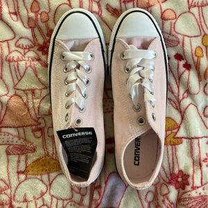 NWT Pink Velvet and White Converse Sz 8